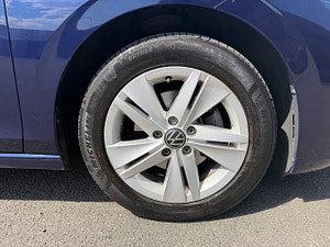 Volkswagen Golf thumbnail