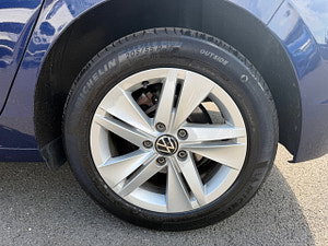 Volkswagen Golf thumbnail