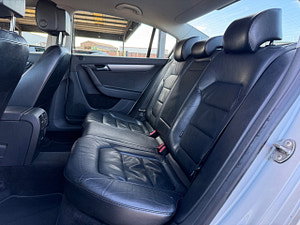 Volkswagen Passat thumbnail