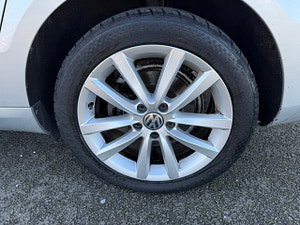 Volkswagen Passat thumbnail