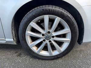 Volkswagen Passat thumbnail