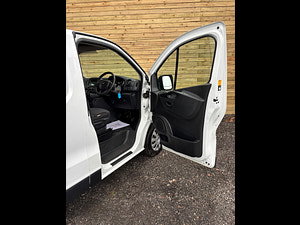 Renault Trafic thumbnail