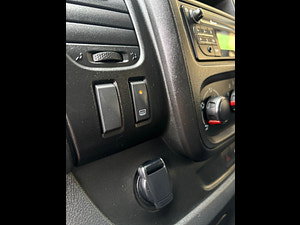 Renault Trafic thumbnail
