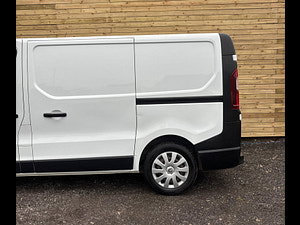 Renault Trafic thumbnail