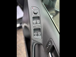 Volkswagen Tiguan thumbnail