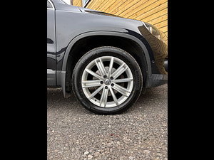 Volkswagen Tiguan thumbnail