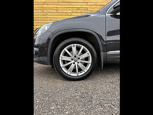 Volkswagen Tiguan thumbnail