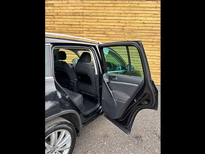 Volkswagen Tiguan thumbnail