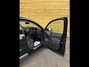 Volkswagen Tiguan thumbnail