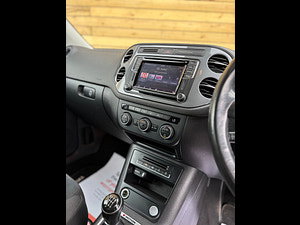Volkswagen Tiguan thumbnail