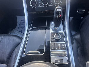Land Rover Range Rover Sport thumbnail