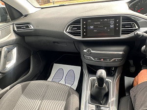 Peugeot 308 thumbnail