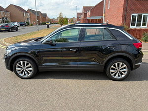 Volkswagen T-Roc thumbnail