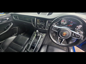Porsche Macan thumbnail