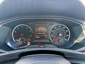 Volkswagen T-Roc thumbnail