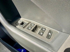 Volkswagen T-Roc thumbnail