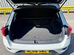 Volkswagen T-Roc thumbnail