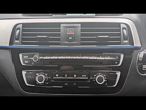BMW 1 Series thumbnail