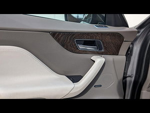 Jaguar F-PACE thumbnail