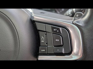 Jaguar F-PACE thumbnail
