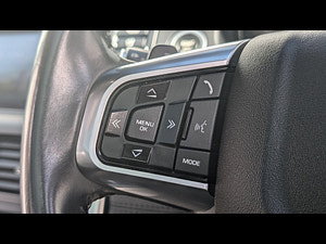 Land Rover Discovery Sport thumbnail