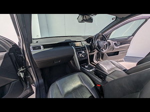 Land Rover Discovery Sport thumbnail