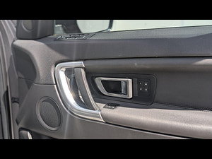 Land Rover Discovery Sport thumbnail