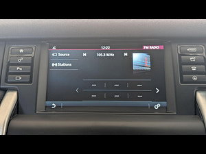 Land Rover Discovery Sport thumbnail
