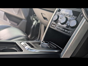 Land Rover Discovery Sport thumbnail