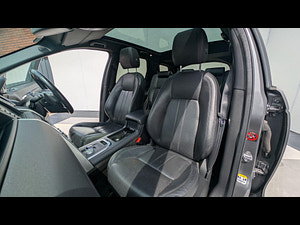 Land Rover Discovery Sport thumbnail