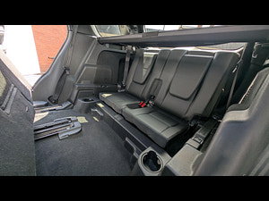 Land Rover Discovery Sport thumbnail