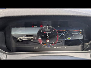 Land Rover Range Rover Velar thumbnail