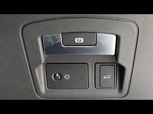Land Rover Range Rover Velar thumbnail