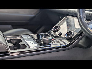 Land Rover Range Rover Velar thumbnail