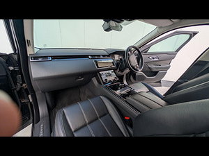 Land Rover Range Rover Velar thumbnail