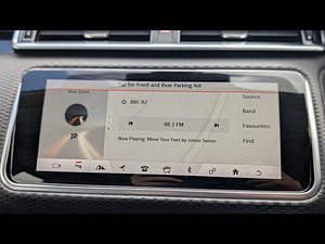 Land Rover Range Rover Velar thumbnail