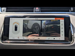 Land Rover Range Rover Evoque thumbnail