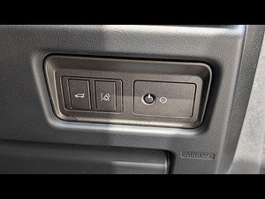 Land Rover Range Rover Evoque thumbnail