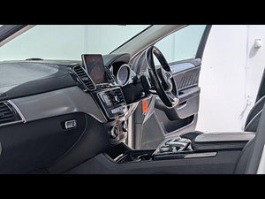 Mercedes-Benz GLE thumbnail