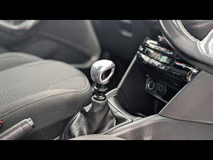 Peugeot 208 thumbnail