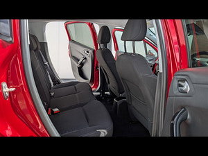 Peugeot 208 thumbnail