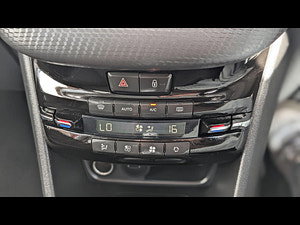 Peugeot 208 thumbnail