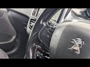 Peugeot 208 thumbnail