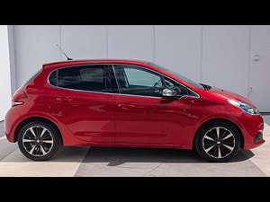 Peugeot 208 thumbnail