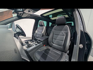 Volkswagen Touareg thumbnail