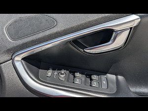Volvo V40 thumbnail