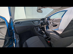 Vauxhall Grandland X thumbnail