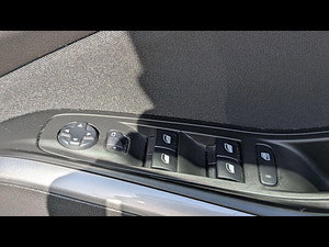 Vauxhall Grandland X thumbnail