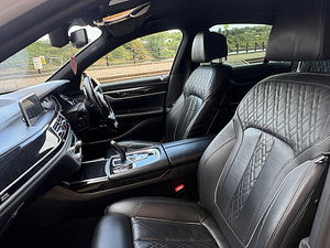 BMW 7 Series thumbnail