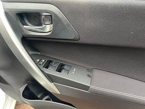Toyota Auris thumbnail
